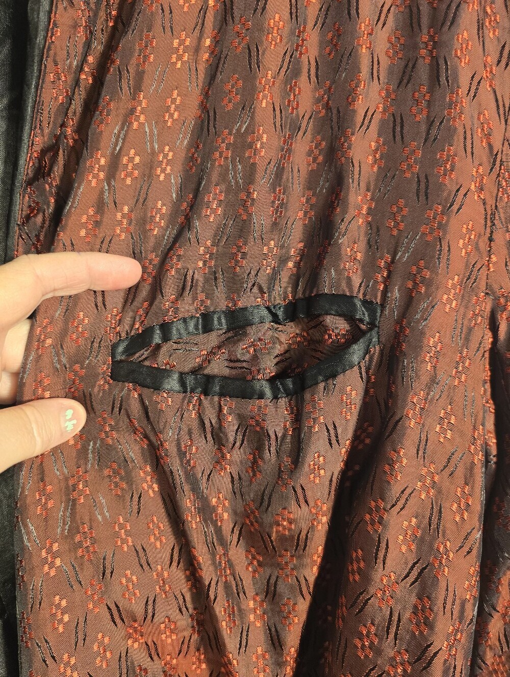 McM Maroon Black Satiny Jacquard Victorian Gothic Smoking Robe. Mens L-xL - Picture 6 of 16